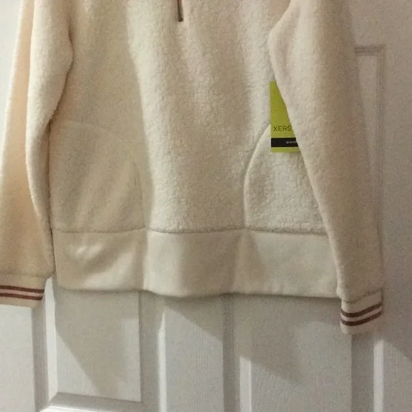 Xersion, women’s sweater, size Medium - Picture 3 of 7
